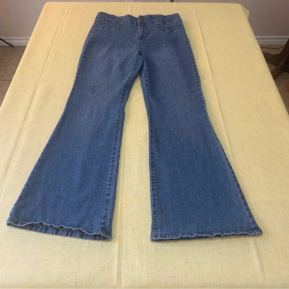 No Boundaries flair leg, high rise blue jeans.